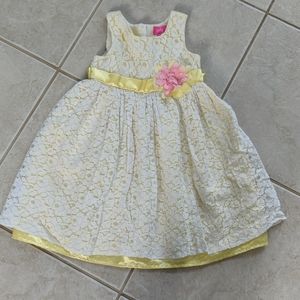 Girl size 6 yellow and white lace dress